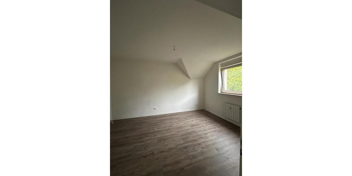Dachgeschoßwohnung Recklinghausen Berghausen - 4.5 Zimmer, 81 m&sup2;, 1.050&euro; | Angebot:24549453