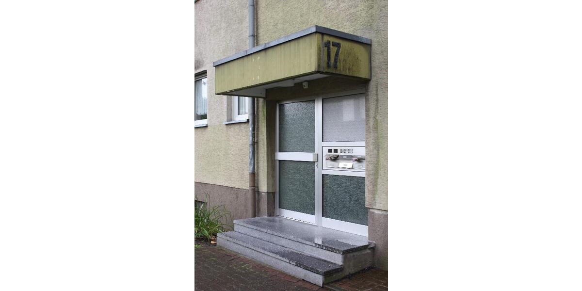 Bei VIVAWEST die Sonnenstrahlen auf dem eigenen Balkon genießen. zimmer