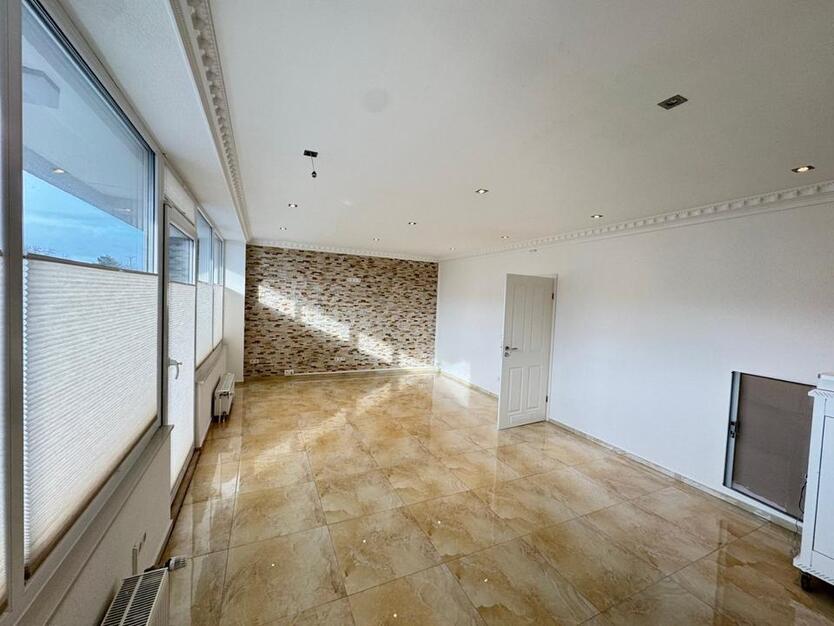 Büro 90 m² Hochwertigkeit und Eleganz Klimatisiert Erstbezug zimmer
