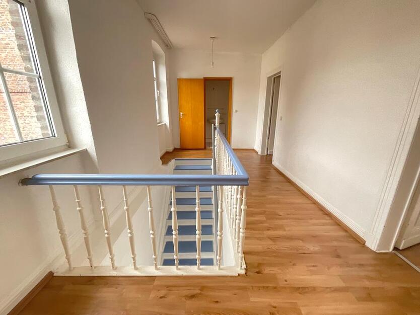 Große 3 Zimmerwohnung in historischem Haus zimmer