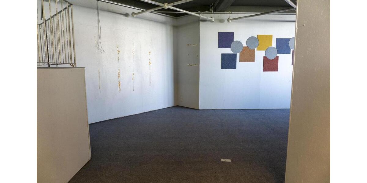 Gewerbeimmobilie, nutzbar als Ladenlokal, Ausstellungsfläche, Praxis zimmer