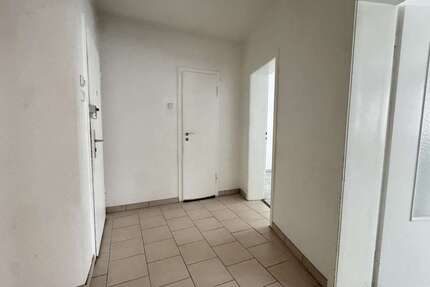Helle 3,5-Zimmer-Wohnung mit Garage, Kellerraum und Dachboden-Stauraum - Wohnung Essen Stadtbezirk III | Angebot:26691538