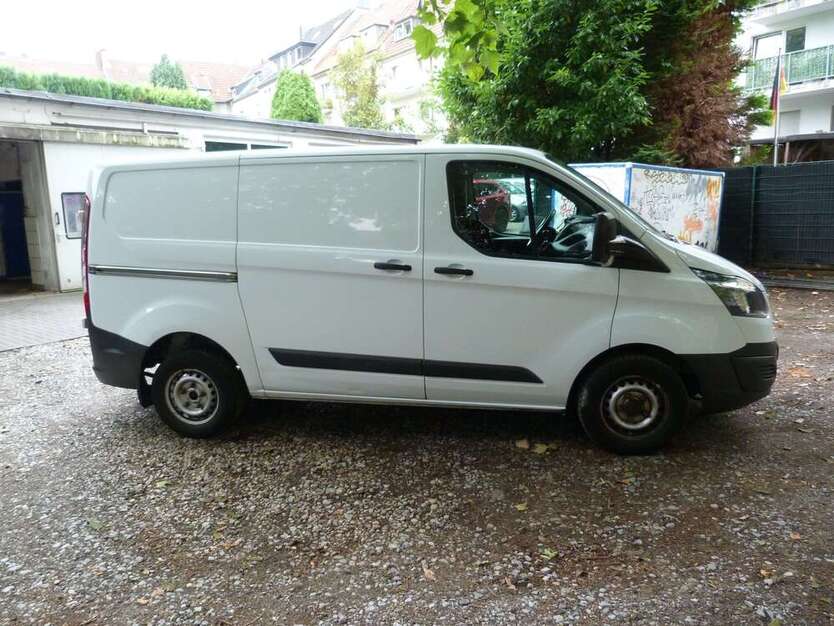 Ford Transit Custom 190.000 km 7.950 € Essen 45144