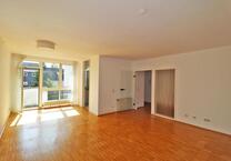 Mitten in Rüttenscheid! Schöne 3 ½ Raum-Wohnung mit Balkon und Aufzug