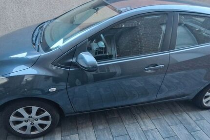 Mazda 2 142.000 km 2.890 &euro; Herten 45701