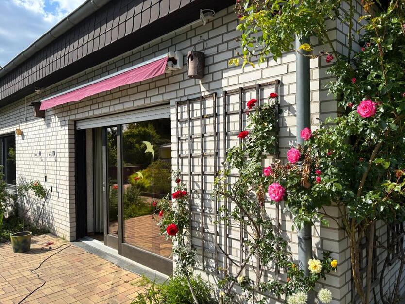 Ein- Zweifamilienhaus + Gewerbeeinheit + Pool - ländliche Lage zimmer