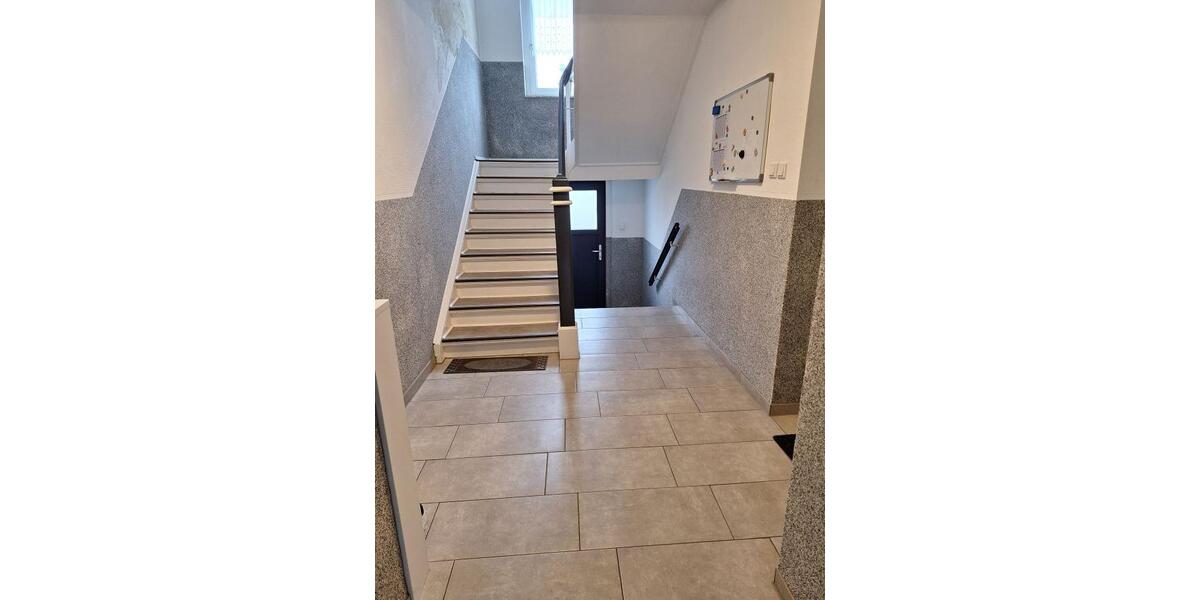 Provisionsfrei* Mit Gartenteil + Stellplatz! Gemütl. DG-Wo, sofort bezugsfrei! 2.5 zimmer