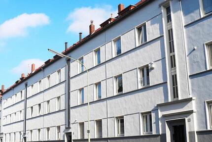 Modernisiert & zentral: 2,5-Raum-Wohnung mit Loggia 2 zimmer