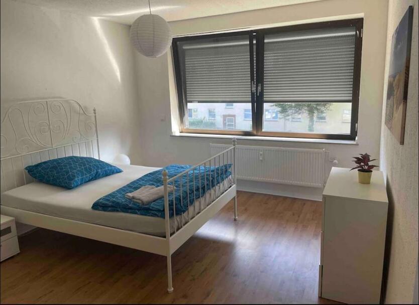 Sochöne 2,5-Zimmer-Wohnung mit Balkon in Top-Lage! von Privat zimmer