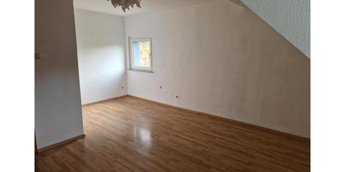 Dachgeschoßwohnung Gelsenkirchen Ückendorf - 3 Zimmer, 67 m&sup2;, 520&euro; | Angebot:25264766