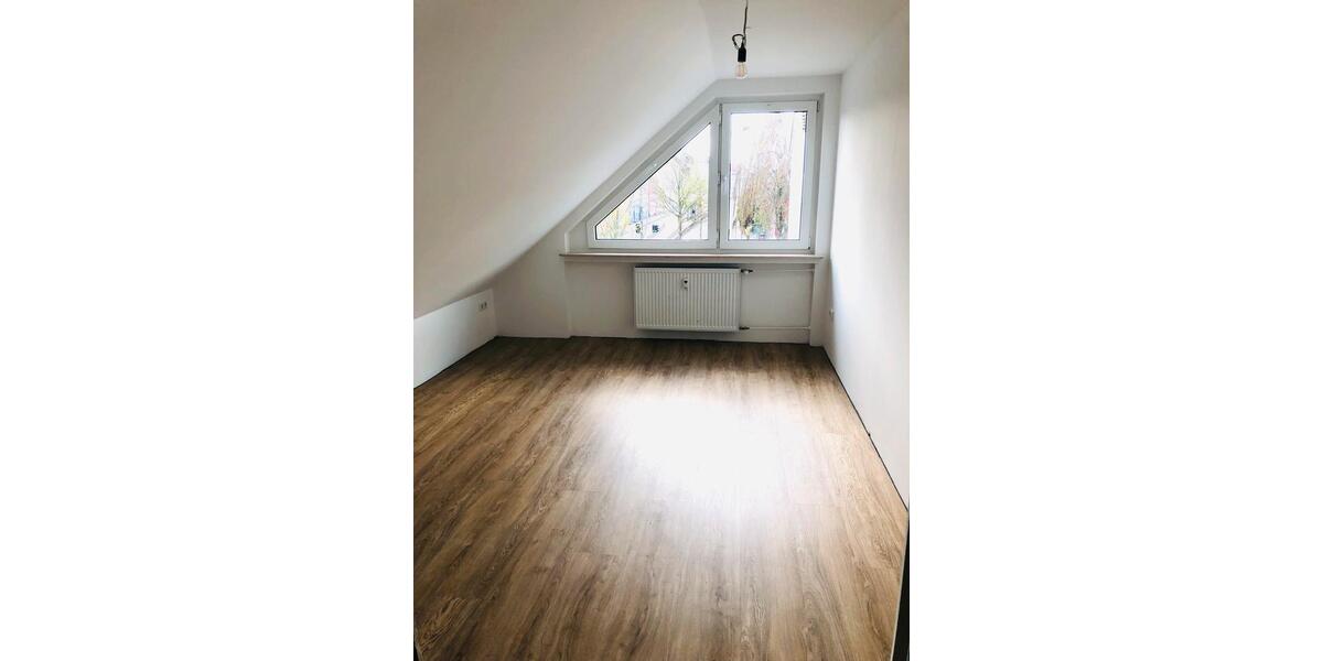 Dachgeschoßwohnung Dortmund Eving - 4.5 Zimmer, 115 m&sup2;, 1.100&euro; | Angebot:25934330