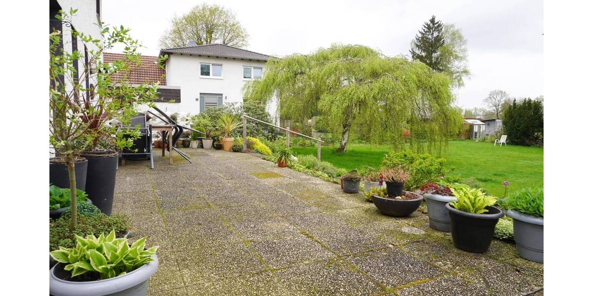 Komfort, Ruhe und Bauland zur Eigenverwirklichung. 8 zimmer