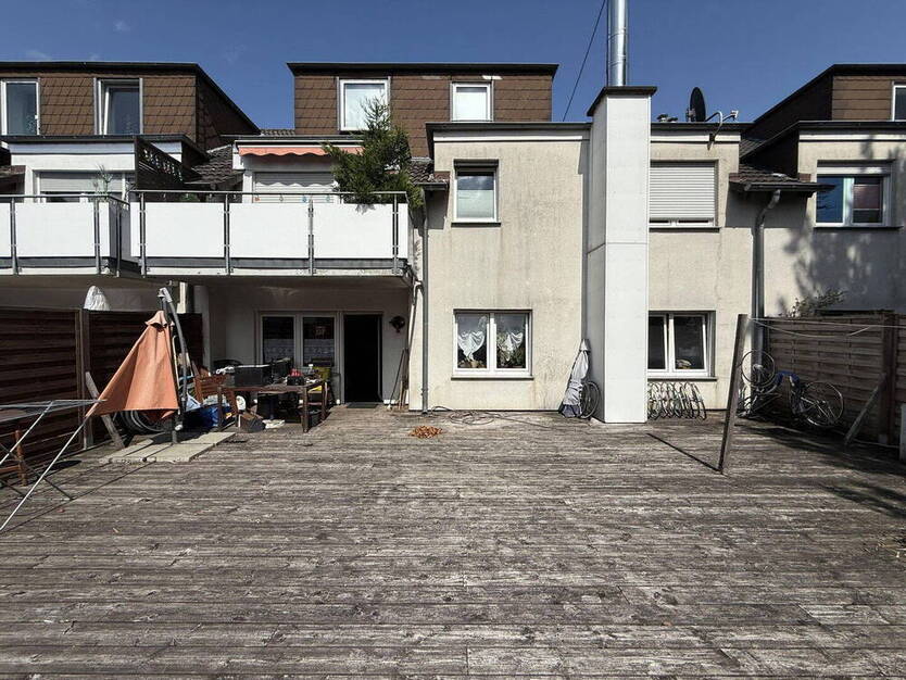 2,5-Zimmer Eigentumswohnung mit fast 100 m² Dachterrasse