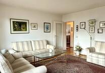 Charmante 4-Zimmer-Wohnung mit zwei Balkonen und Garage