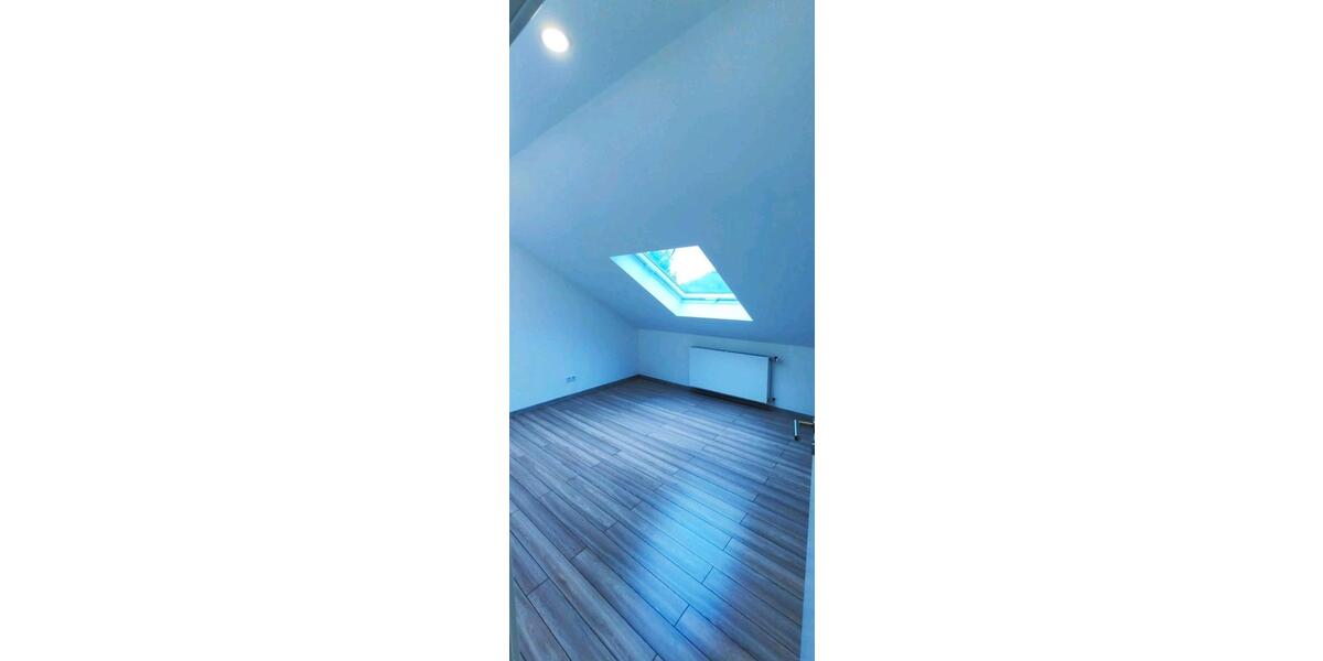 Dachgeschoßwohnung Iserlohn Grüne - 4 Zimmer, 100 m&sup2;, 900&euro; | Angebot:24770712