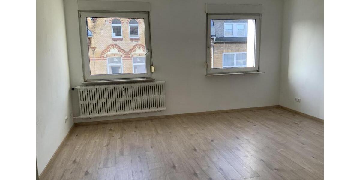 Geräumige 2,5 Zimmerwohnung mit großer Wohnküche, neuem Wannenbad mit Fenster sowie Balkon 2 zimmer