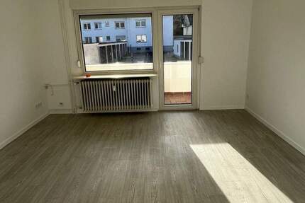 **frisch renovierte, helle 3 -Zimmerwohnung in AplerbeckSölde*** 3 zimmer