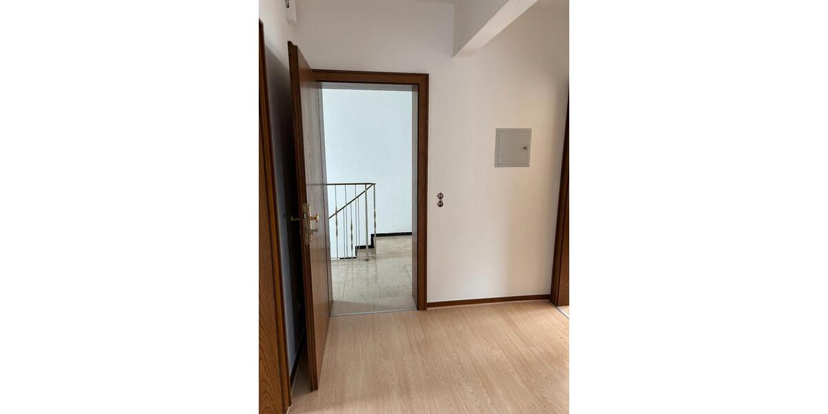 Dachgeschoßwohnung Sprockhövel - 3 Zimmer, 78 m&sup2;, 480&euro; | Angebot:26628586