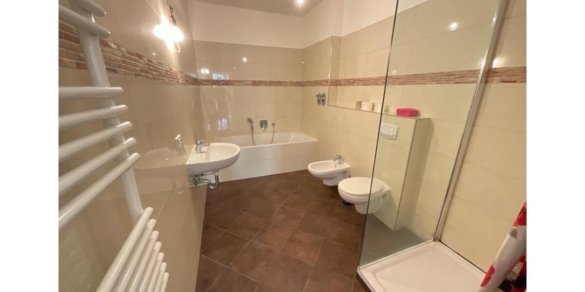 Wunderschöne 4 Zimmerwohnung mit Balkon, erster Monat mietfrei 4 zimmer