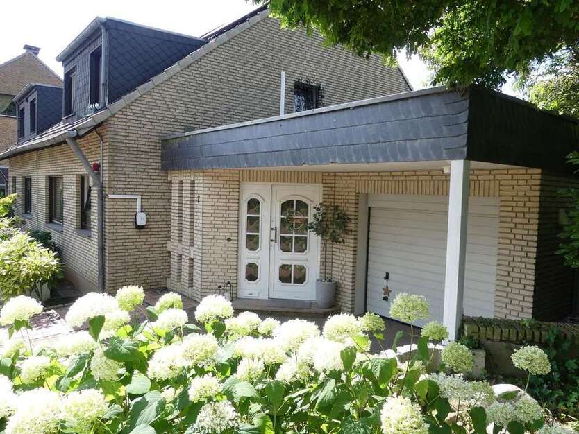 Haus zum Mieten in Mülheim an der Ruhr 2.250 € 155 m²