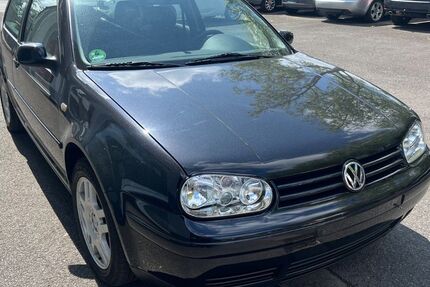 VW Golf 110.000 km 2.499 &euro; Recklinghausen 45663