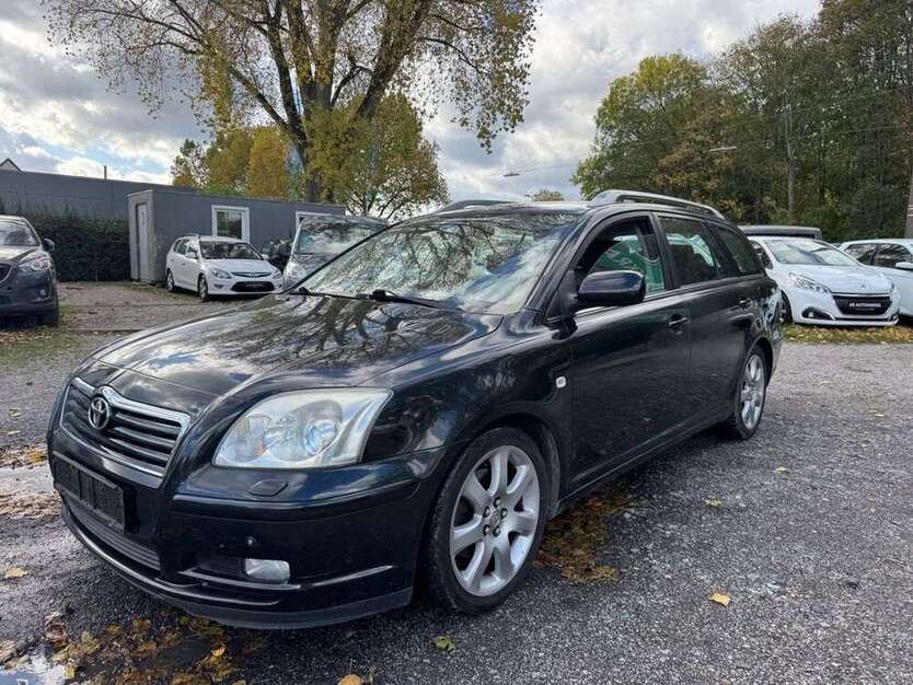 Toyota Avensis 244.000 km 2.990 € Datteln 45711
