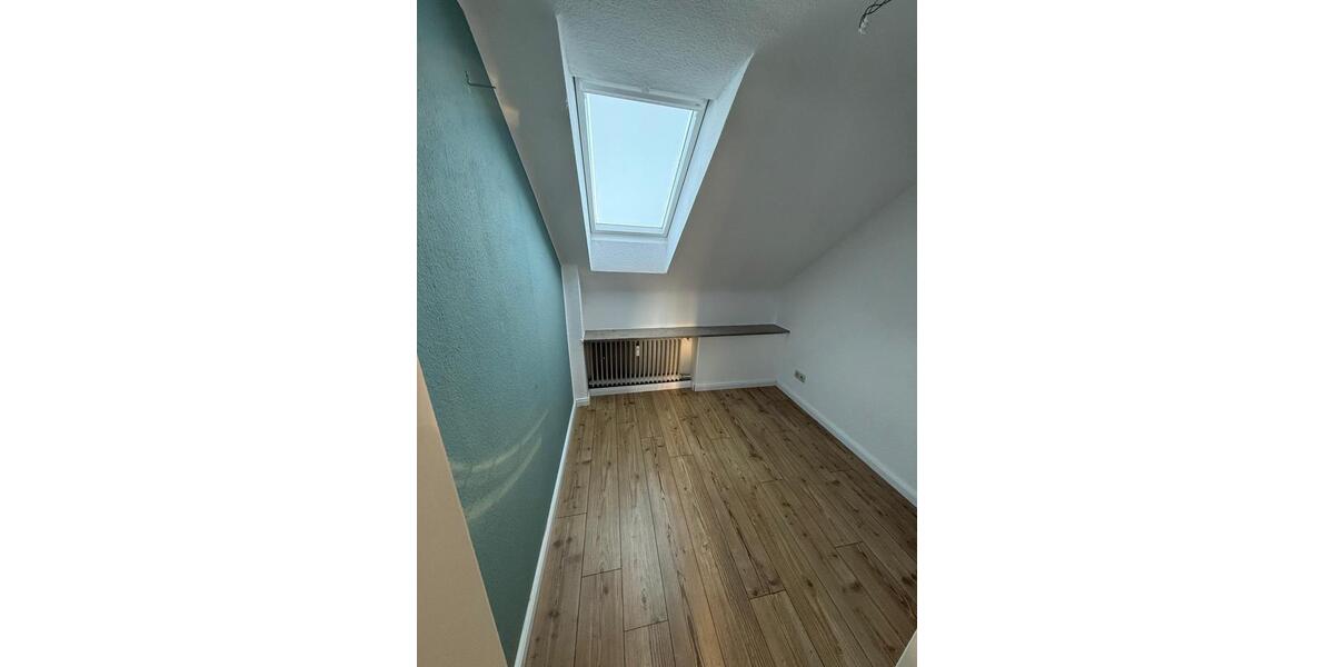 Dachgeschoßwohnung Dortmund Hombruch - 4 Zimmer, 80 m&sup2;, 940&euro; | Angebot:24728644