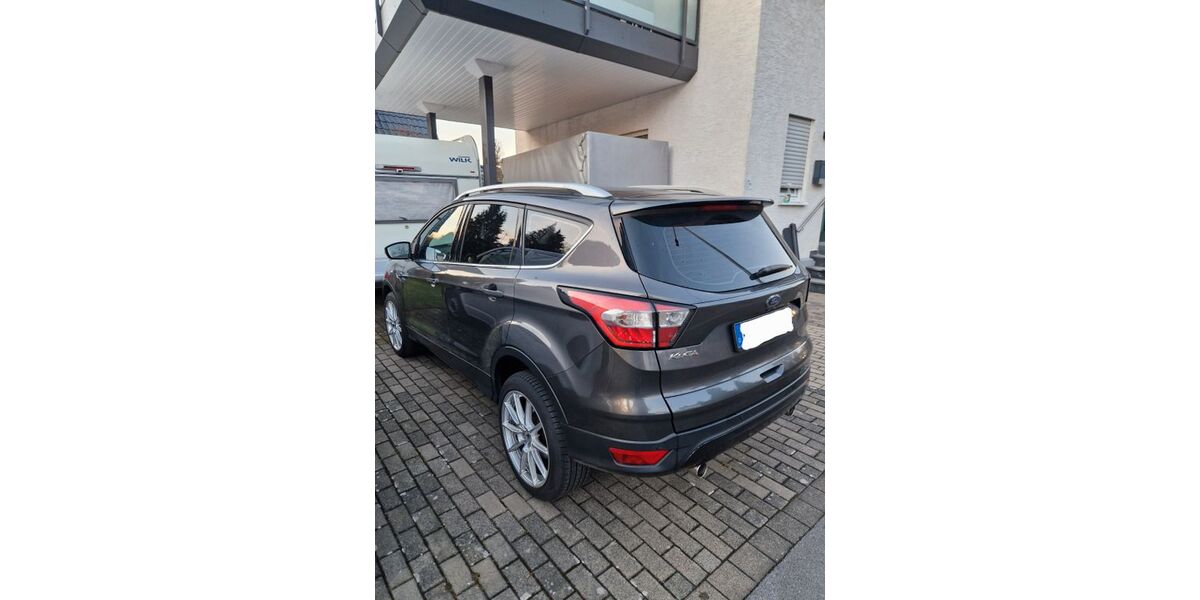 Ford Kuga 121.000 km 13.450 &euro; Menden 58706