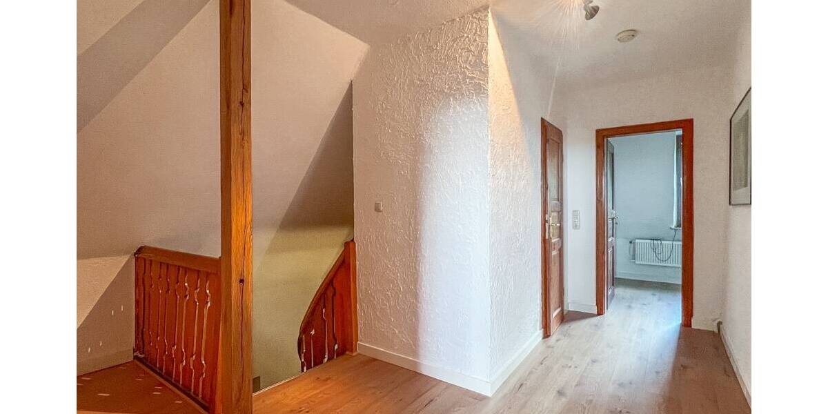 Historisches Herrenhaus im Hagener Süden, aufgeteilt in zwei Eigentumswohnungen 1 zimmer