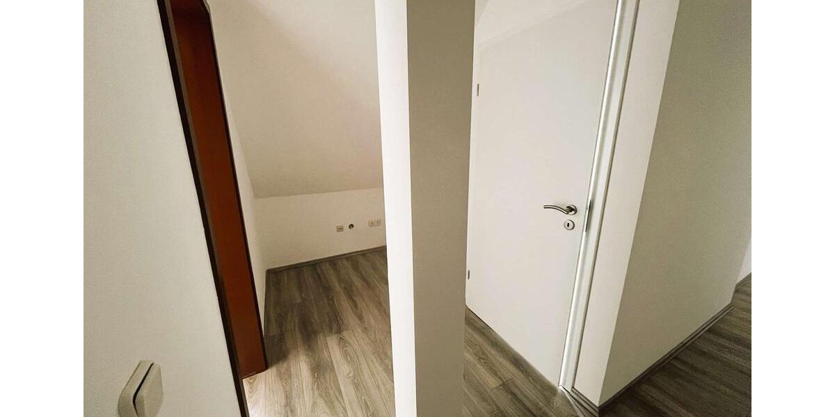 Dachgeschoßwohnung Herne Sodingen - 5 Zimmer, 110 m&sup2;, 1.070&euro; | Angebot:24149075