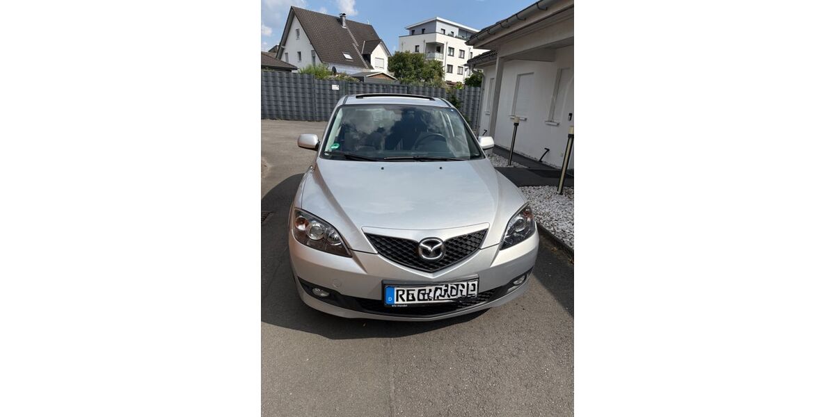 Mazda 3 128.000 km 3.900 &euro; Oer-Erkenschwick 45739