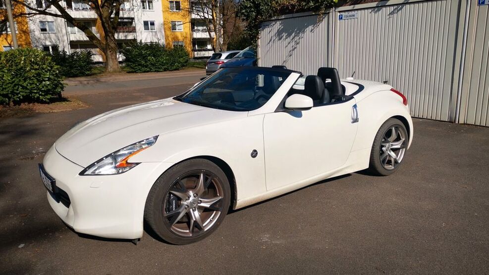 Nissan 370Z 145.000 km 17.500 € Dortmund 44319