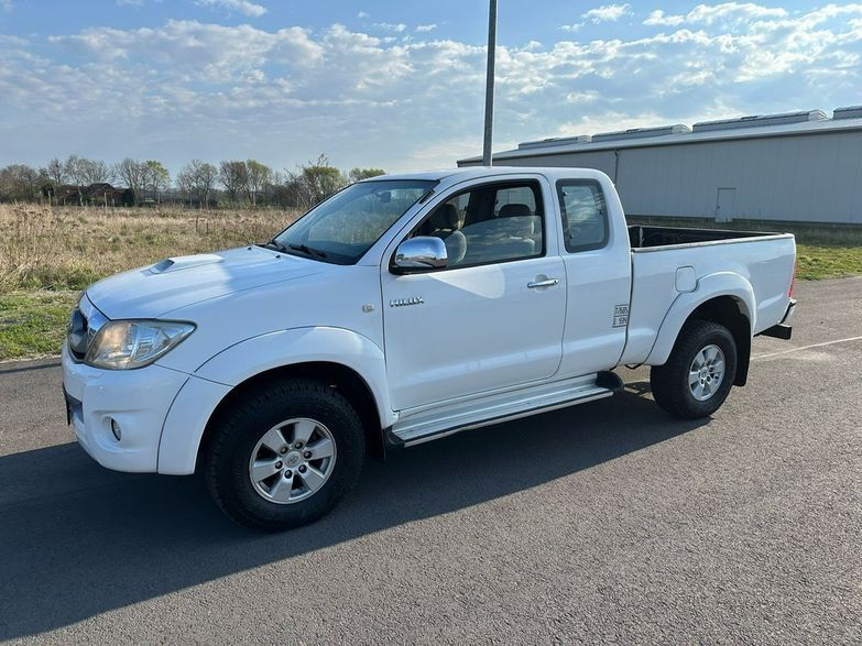 Toyota Hilux 99.000 km 17.800 € Dortmund 44267